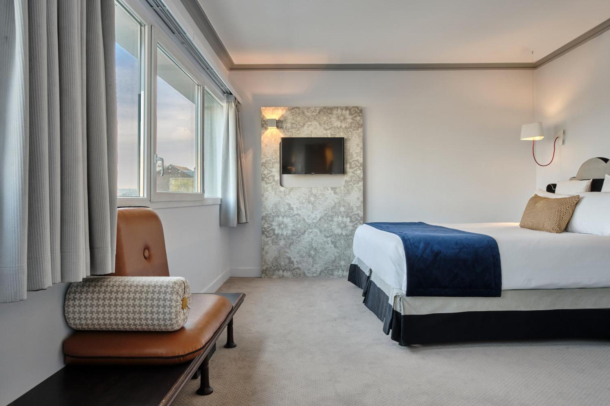 Hotel Atrium By Happyculture Suresnes Luaran gambar